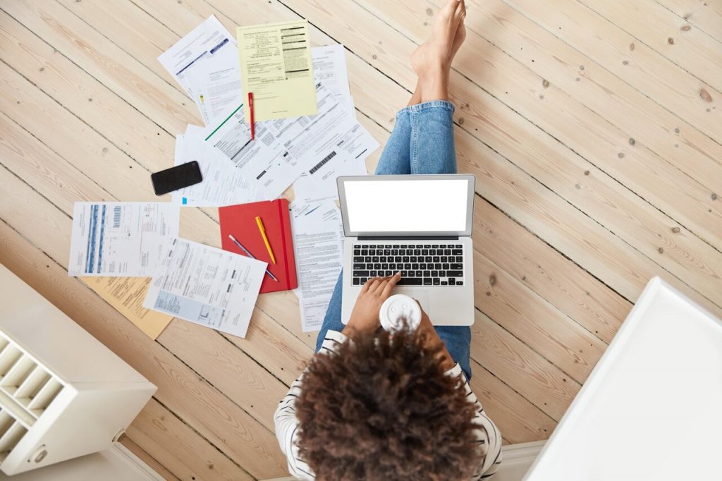 a woman doing Federal Quarterly Estimated Tax Payments In & Near Bronx, NY