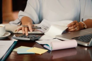 taxpayers working with bills